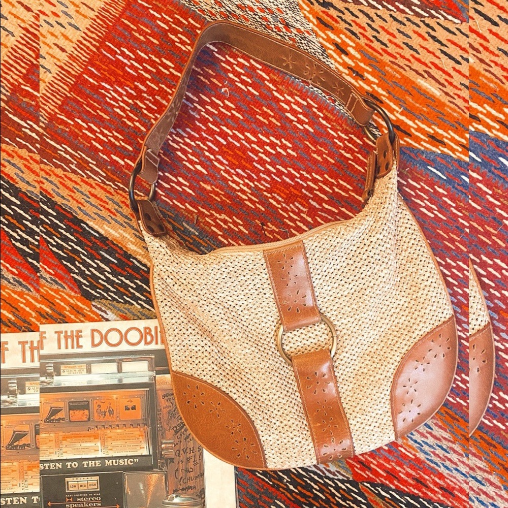Cute straw faux leather purse!